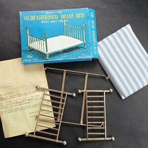 VTG Collectable Miniature Brass Bed in Original Box, #7275 Dollhouse Furniture